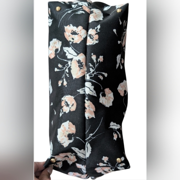 Ralph Lauren Floral Tote & Wallet 🎉Host Pick🎉 - Picture 5 of 11